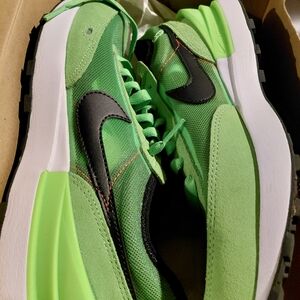 Nike Unisex Vibrant Green and Black Athletic Shoes